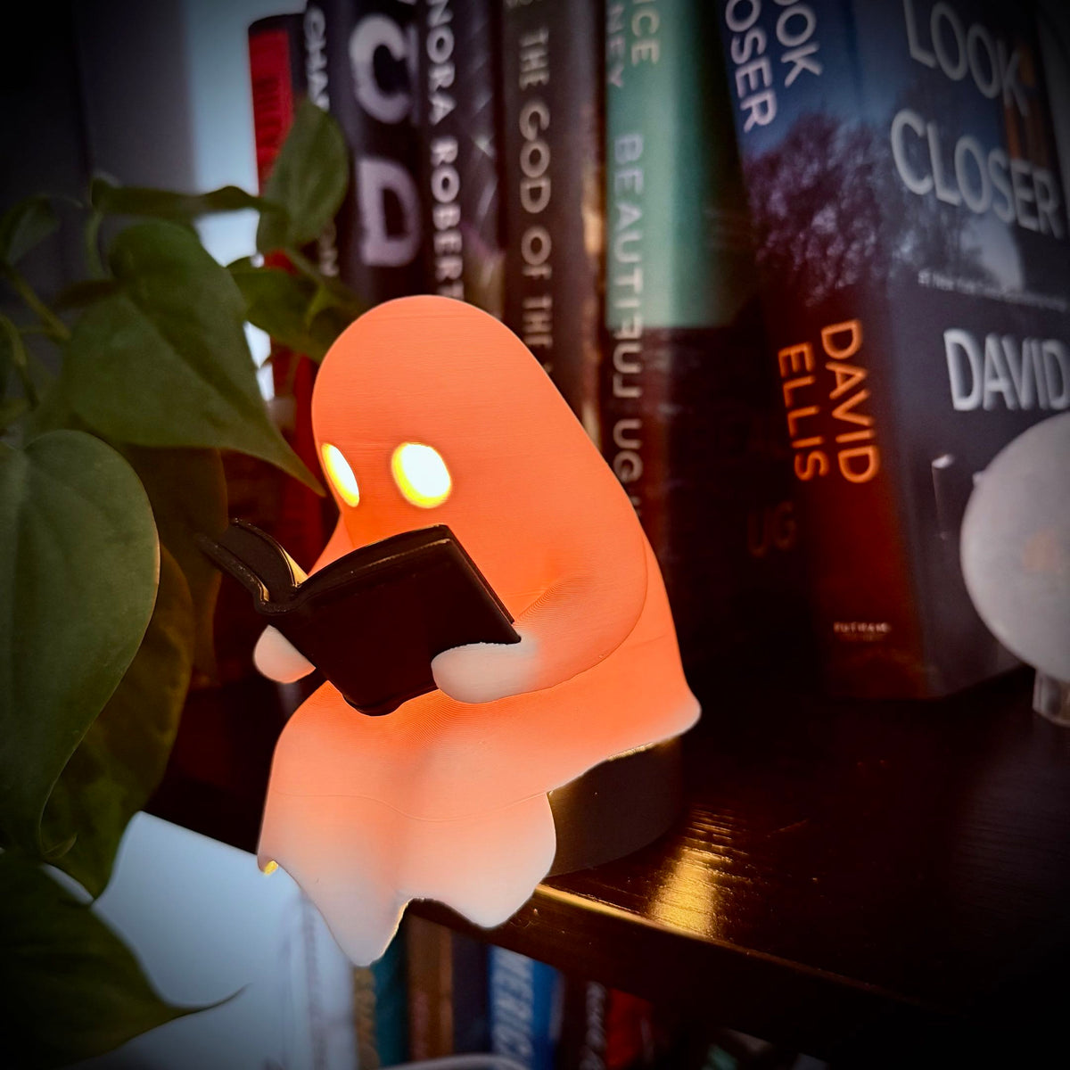 Reading Ghost Glowing LED Decorative Lamp
